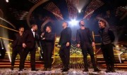 Take That au X Factor 12-12-2010 Abda3f111017313
