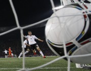 Германия - Нидерланды - на чемпионате по футболу Евро 2012, 9 июня 2012 (179xHQ) 472951201645258