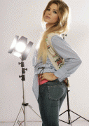 400d4b69732265.gif